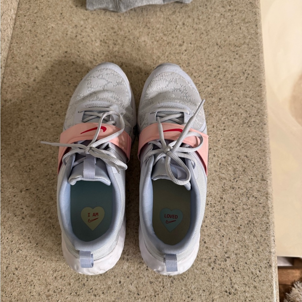 Nike renew cross trainers